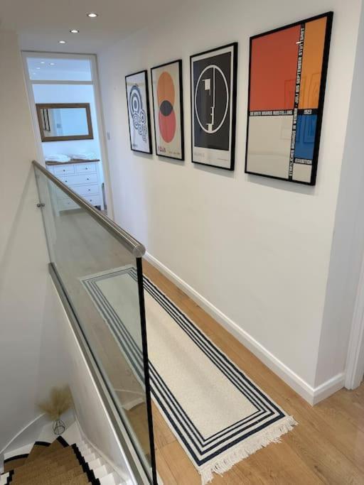 Stylish, Smart & Fun 4 Bed London