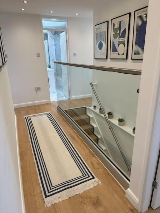 Stylish, Smart & Fun 4 Bed