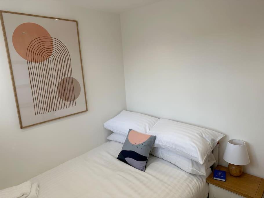 Apartment Stylish, Smart & Fun 4 Bed London