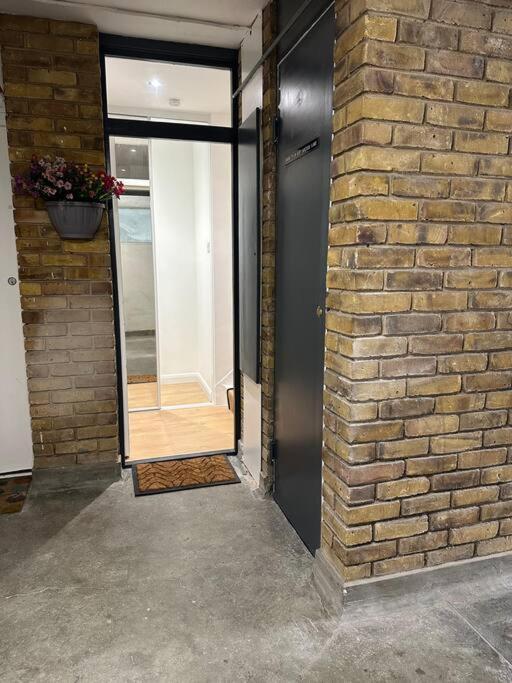 Stylish, Smart & Fun 4 Bed Apartment *