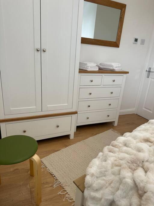 Stylish, Smart & Fun 4 Bed London