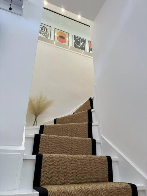 Apartment Stylish, Smart & Fun 4 Bed *