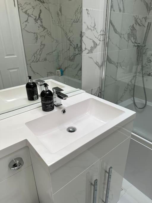 Apartment Stylish, Smart & Fun 4 Bed