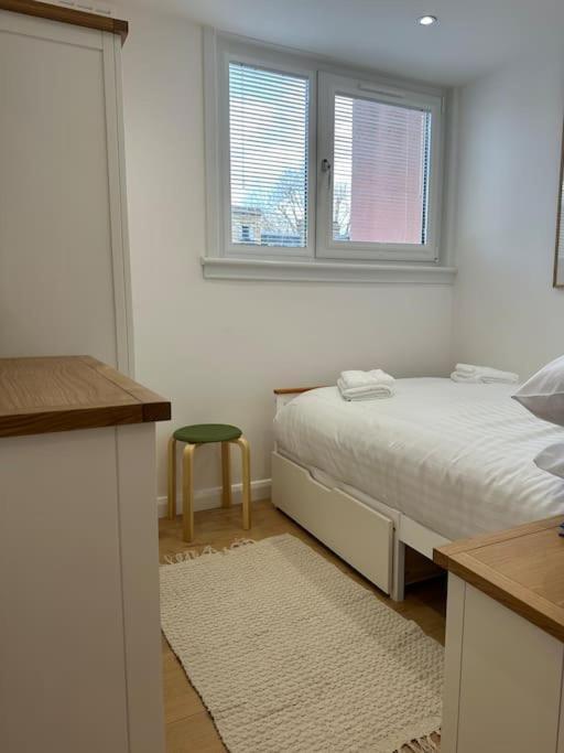 Apartment Stylish, Smart & Fun 4 Bed London