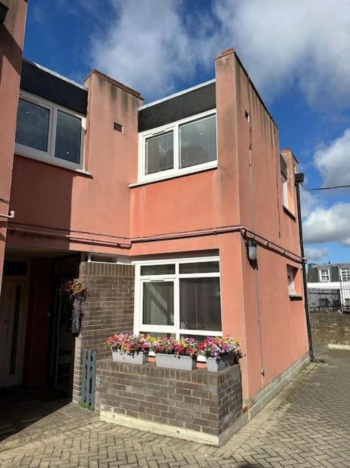 Stylish, Smart & Fun 4 Bed London