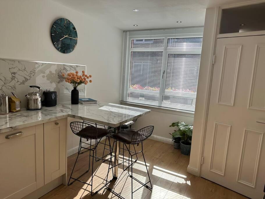 Stylish, Smart & Fun 4 Bed *