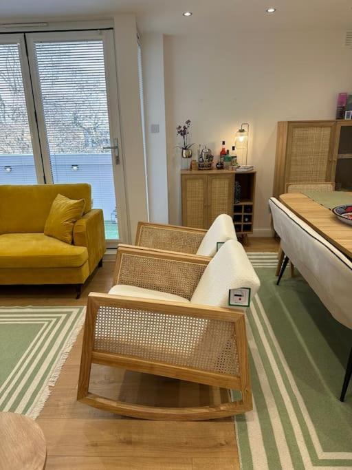 Stylish, Smart & Fun 4 Bed